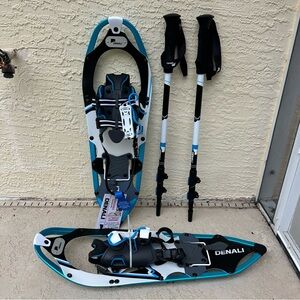 Denali Pro 8x25 Snowshoe Kit w/ Poles & Bag – New